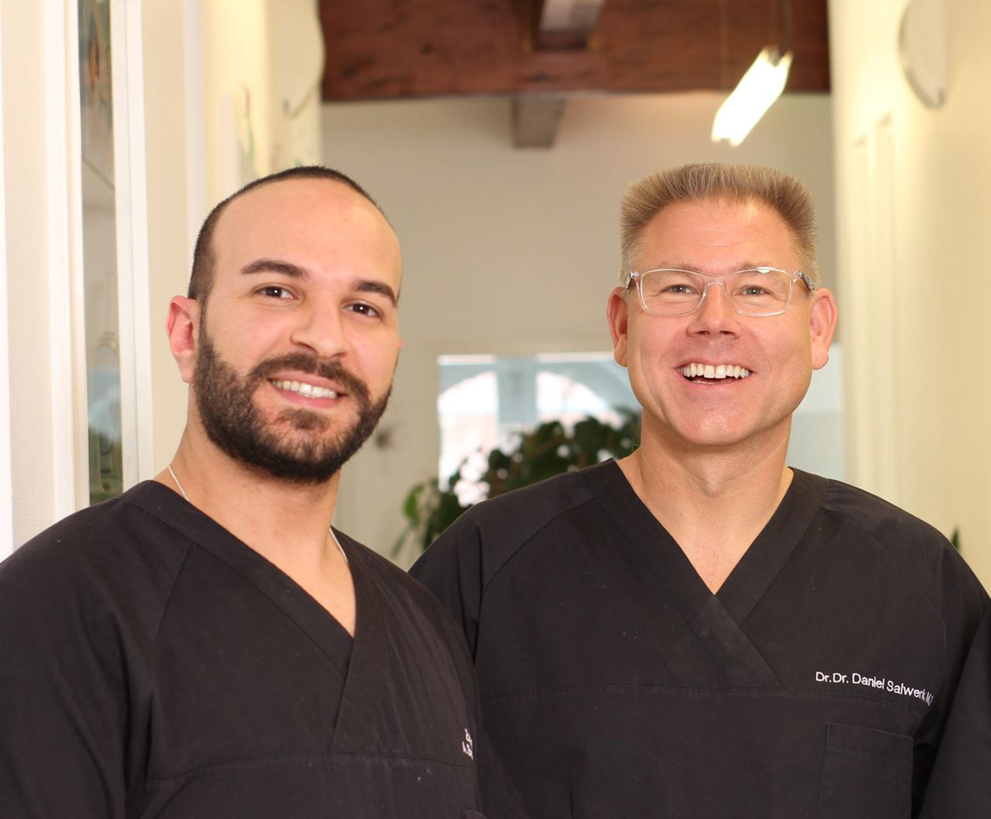  Dr-Daniel-Salwerk-Praxisklinik-Gaggenau-Zahnschnuppe-Zahnarztteam-Salwerk-Benhammadie.jpg